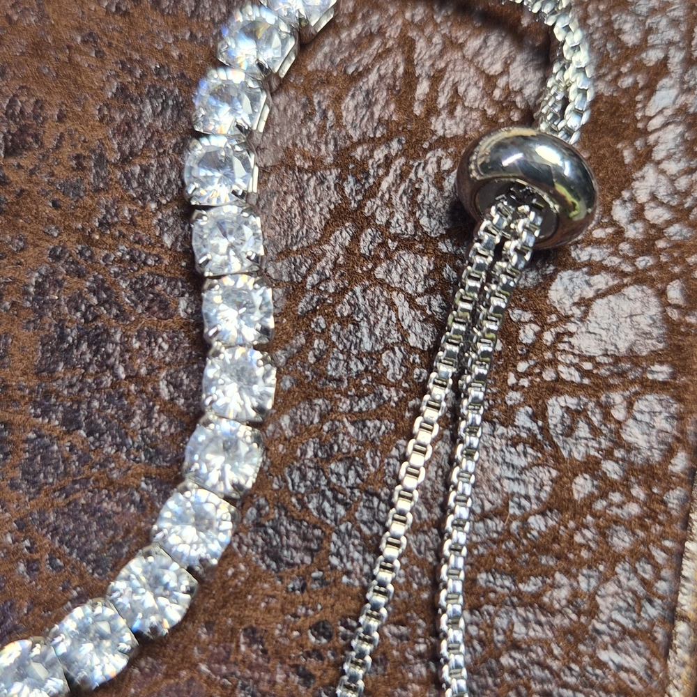 Dazzling Silver Adjustable Bracelet - image 3